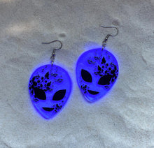 Load image into Gallery viewer, Earrings - Extra Tetra-restrial Alien Heads - Blacklight Reactive Variables with Black Paint